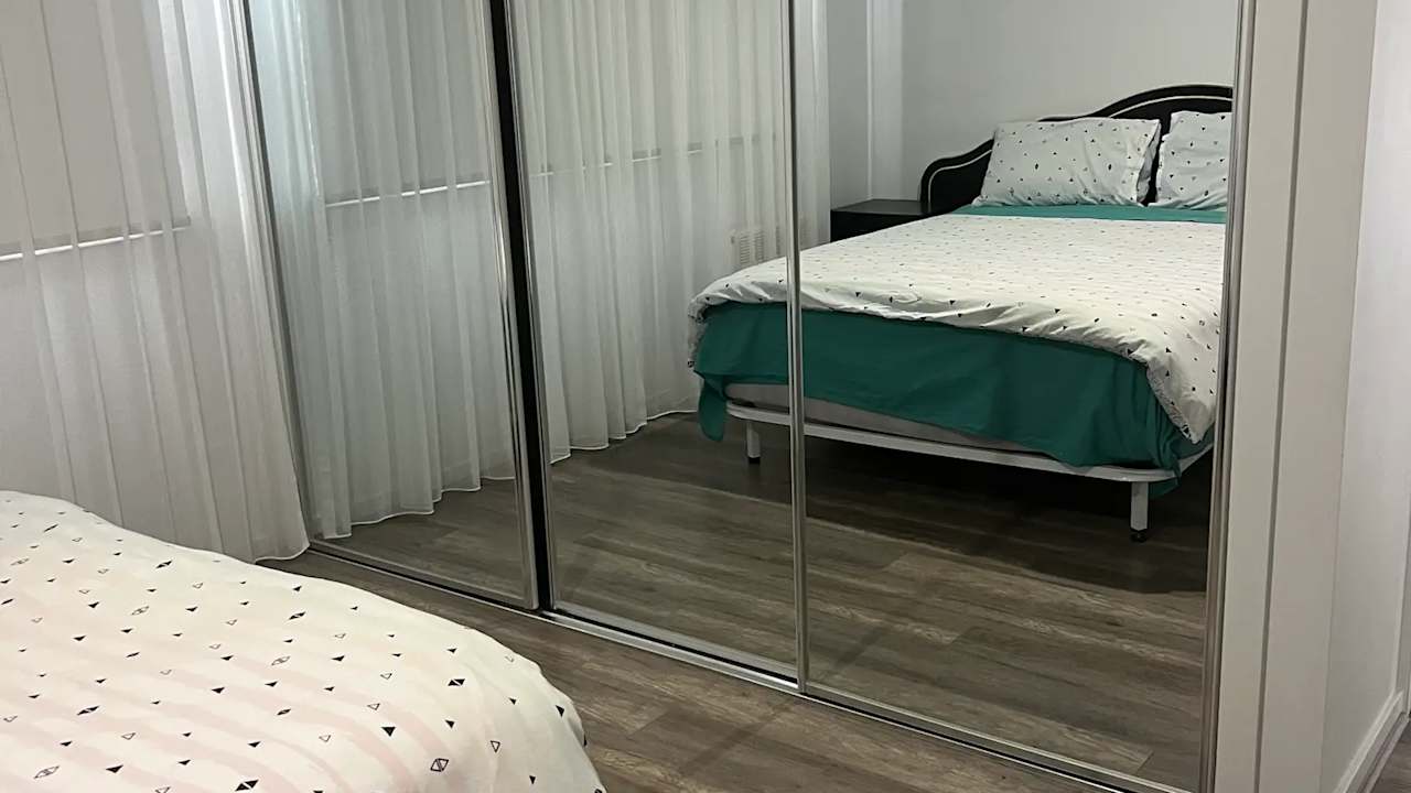 Furnished room in a flatshare