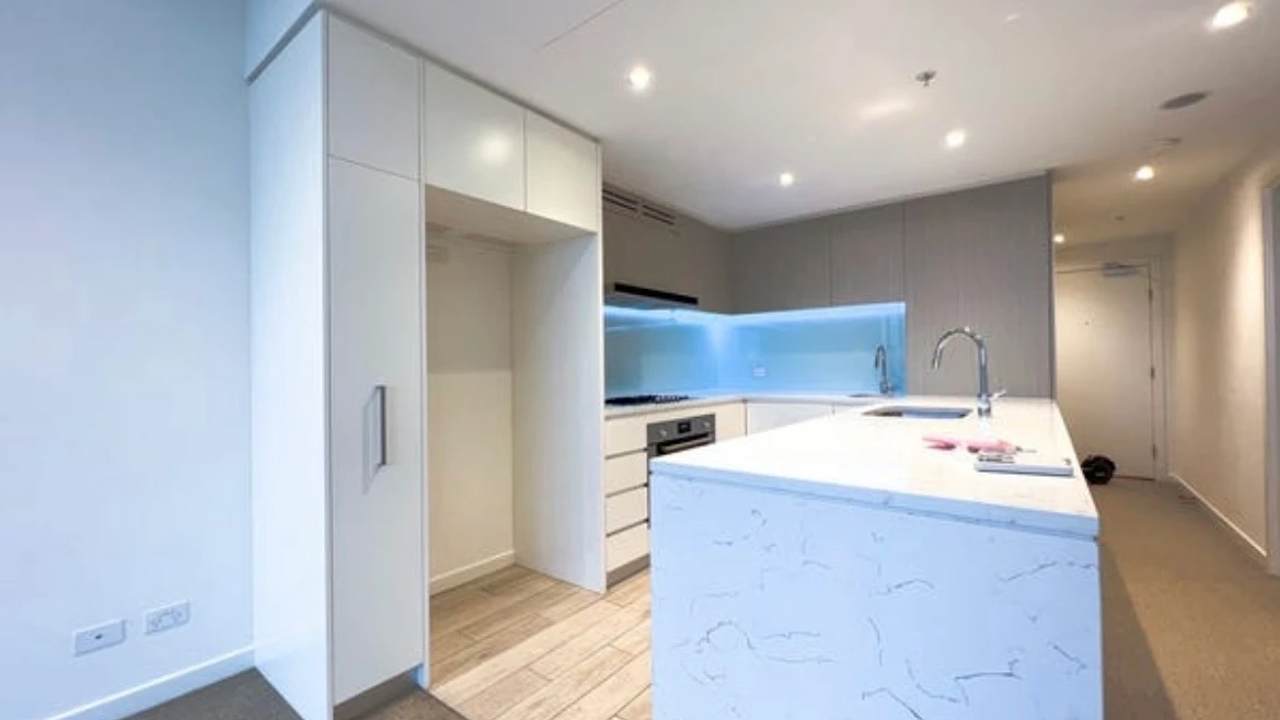 Unfurnished room with own bathroom