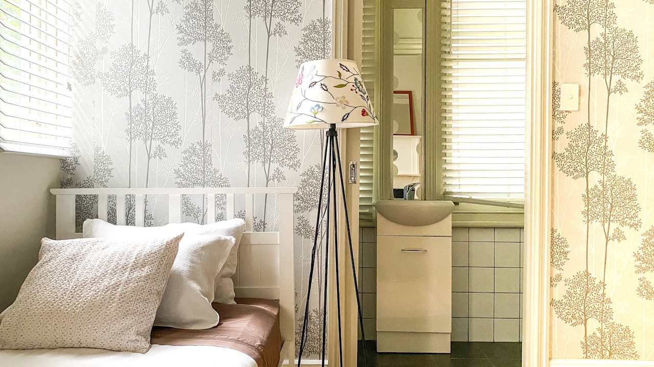 Furnished room with own bathroom