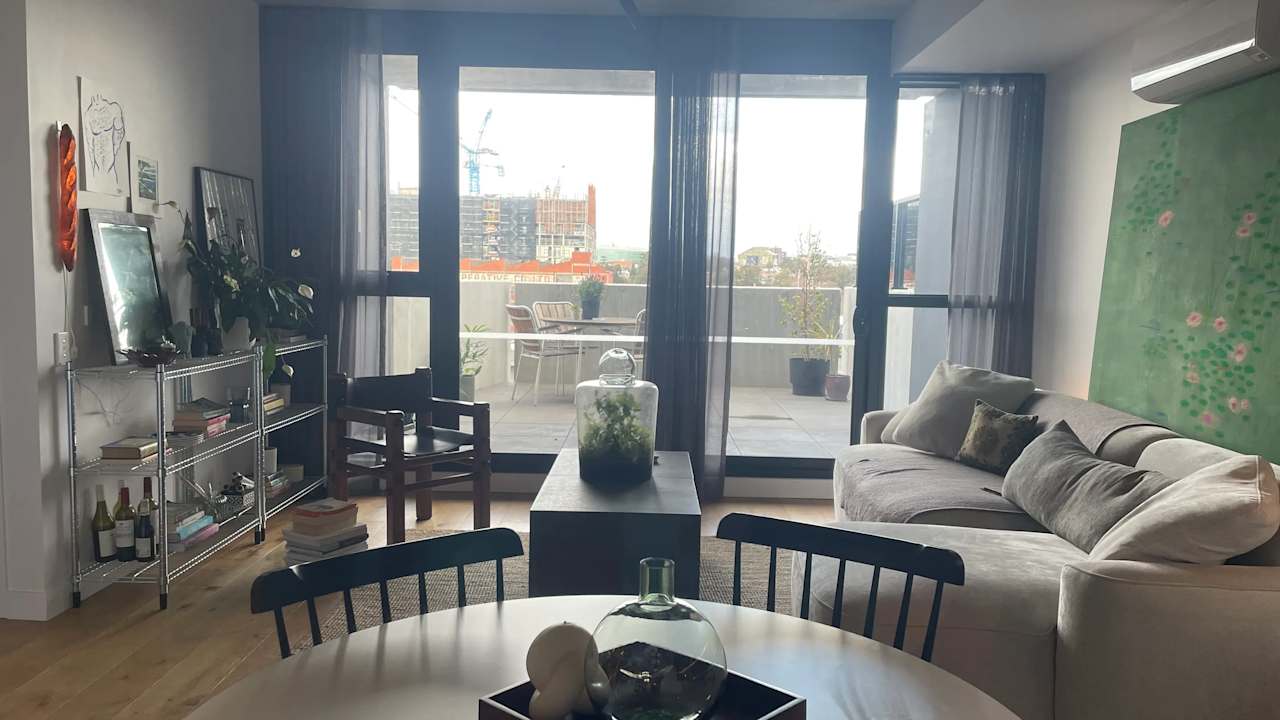 Unfurnished room in a flatshare