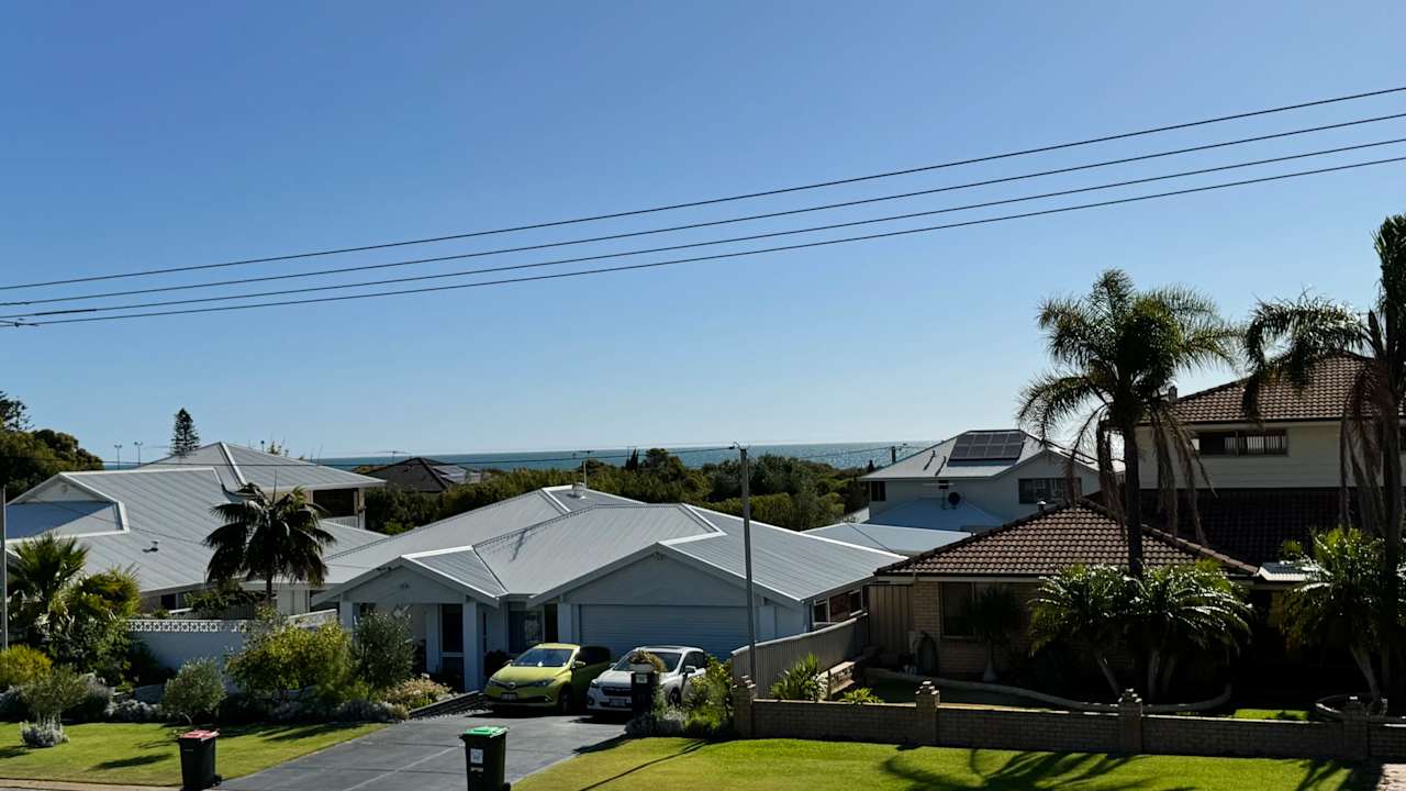 Unfurnished room with own bathroom