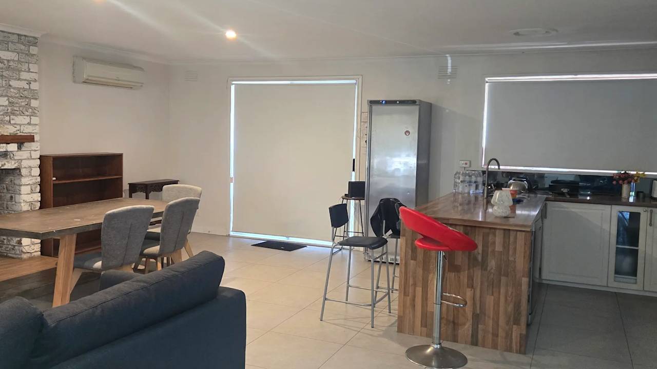 Room in a share house