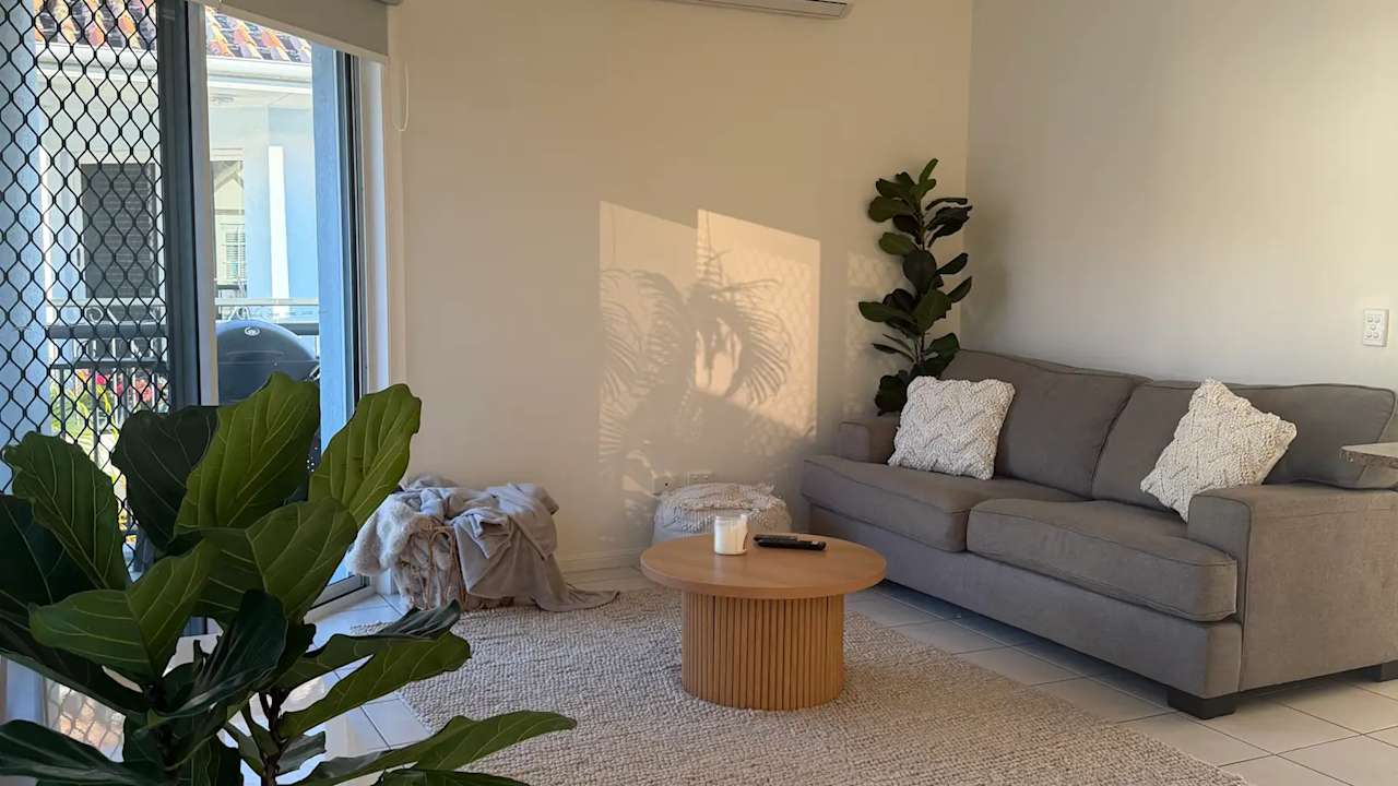 Furnished room with own bathroom