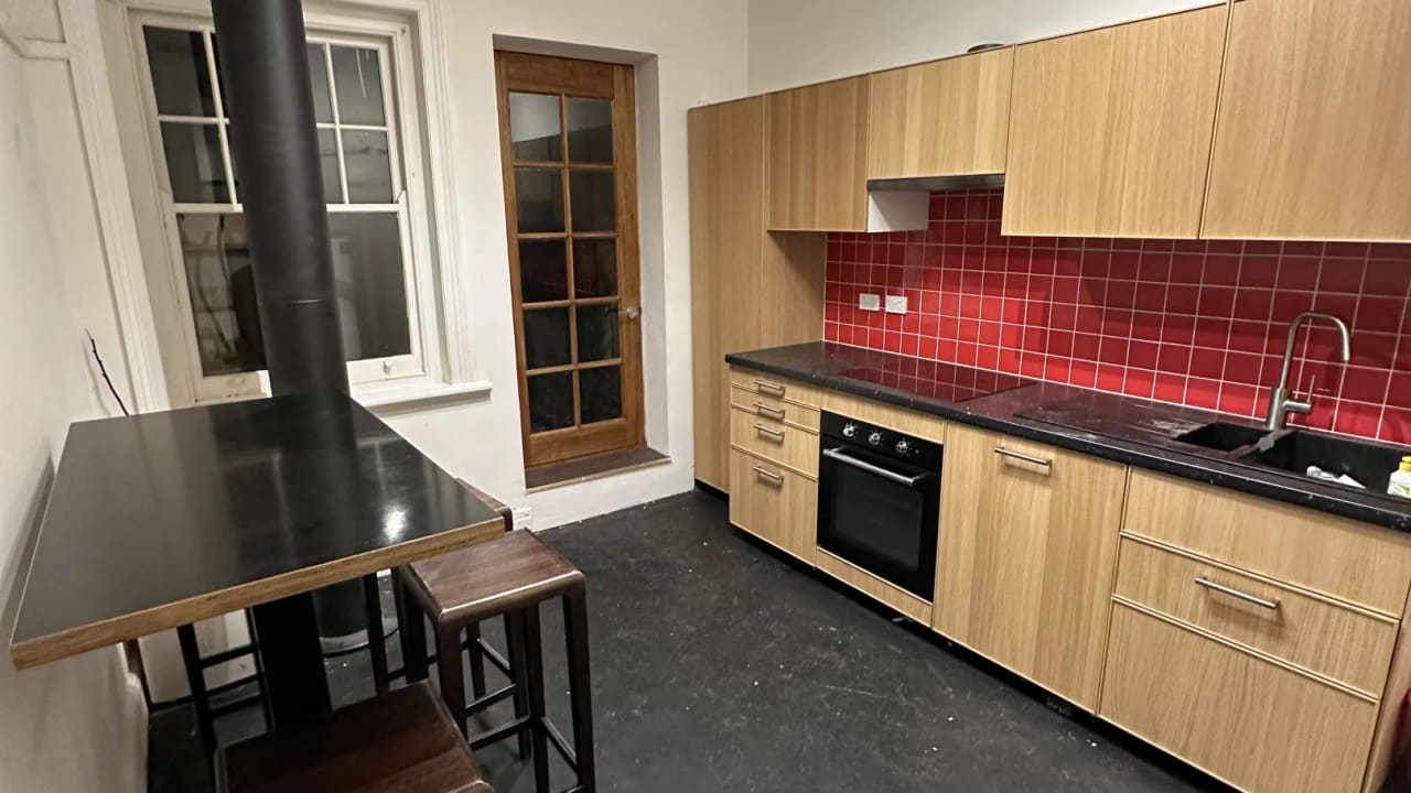 Furnished room in a flatshare