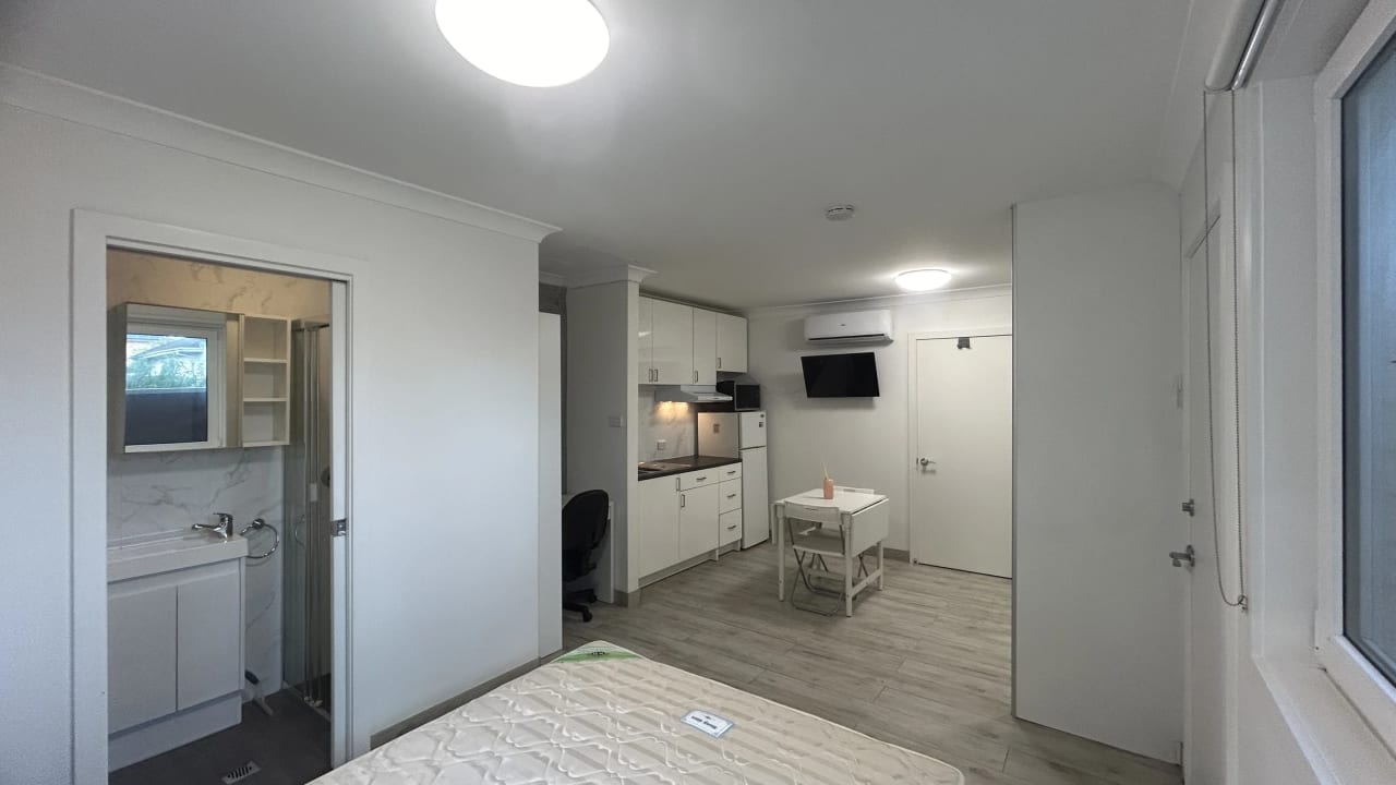 Furnished room studio flat for rent