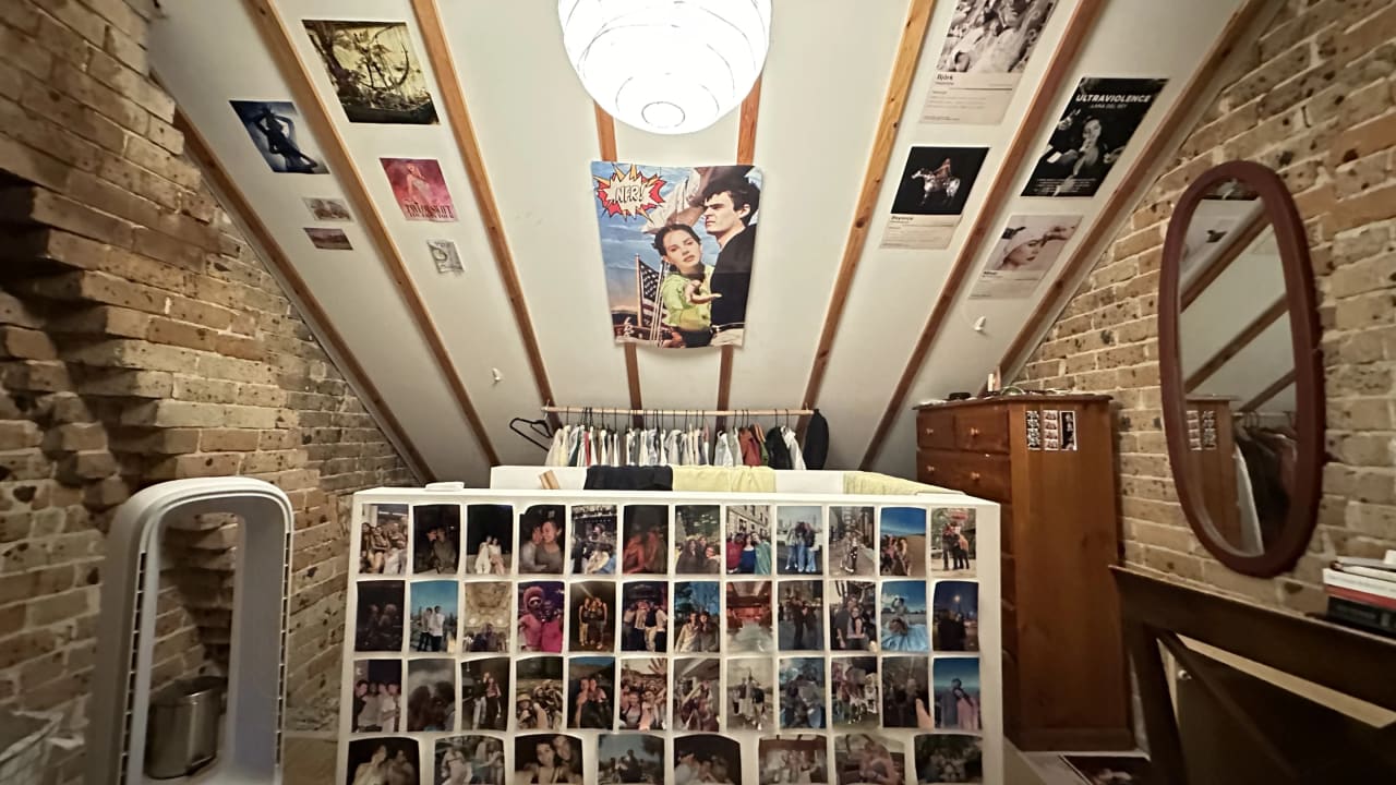 Furnished room in a share house