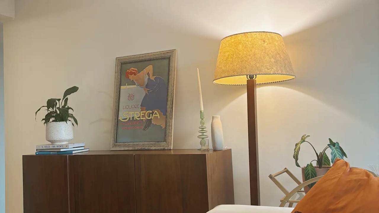 Unfurnished room in a flatshare