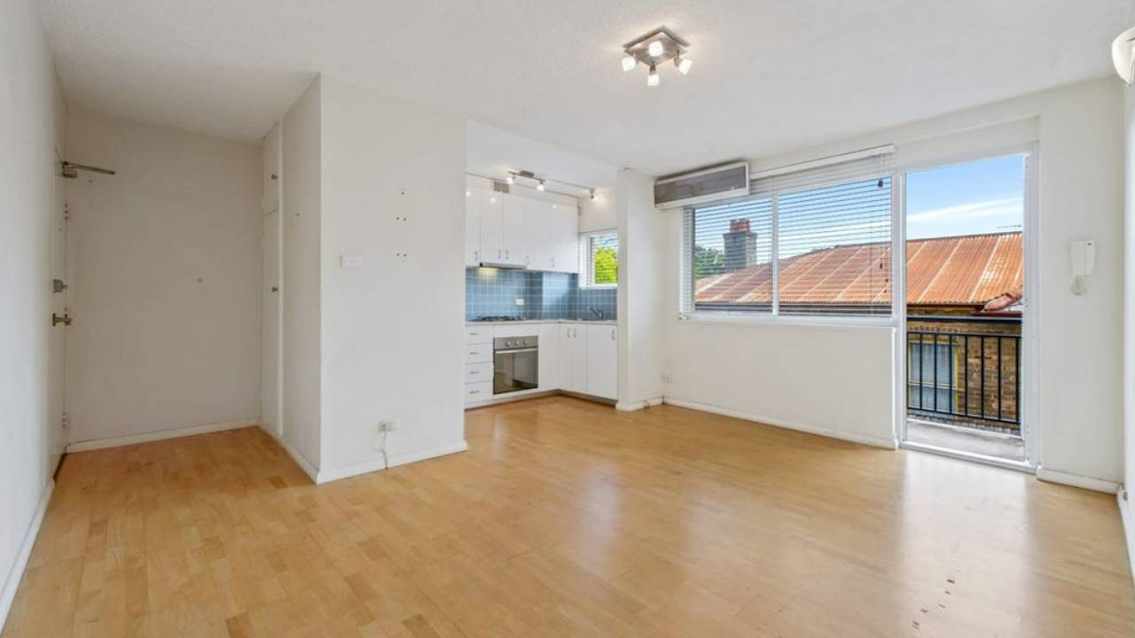 Whole property with 2 rooms for rent