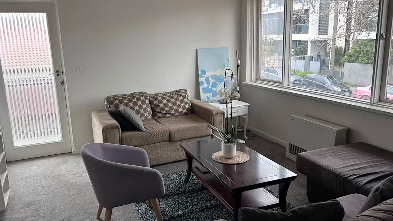 Furnished room in a flatshare