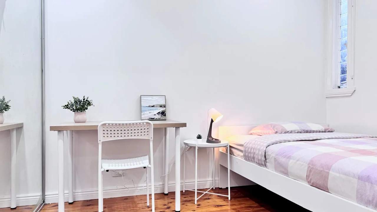 Furnished room in a share house