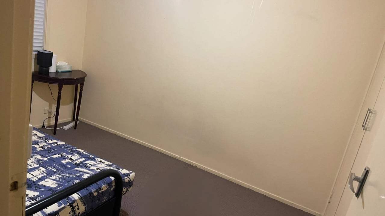 Room in a share house