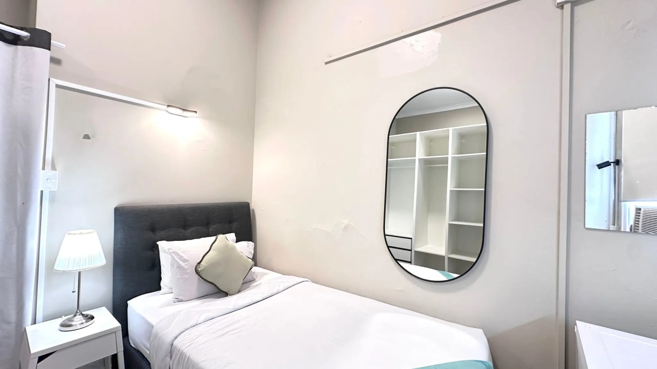 Furnished room in a flatshare