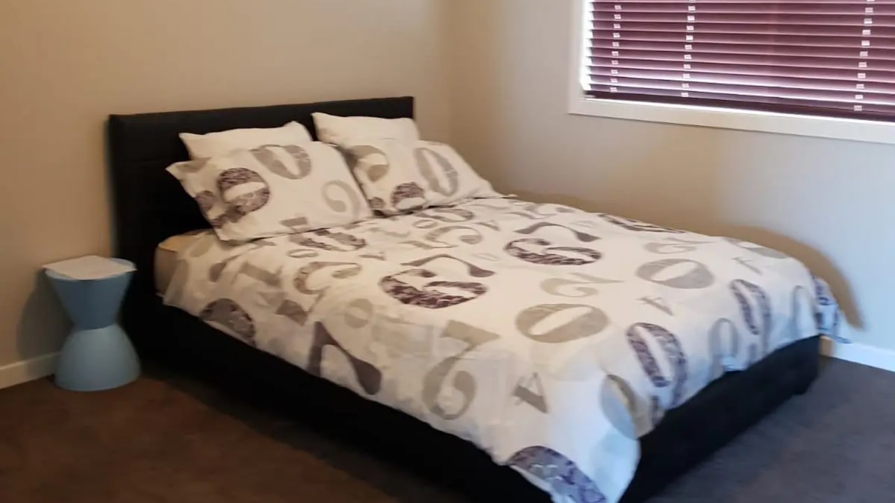 Room in a share house
