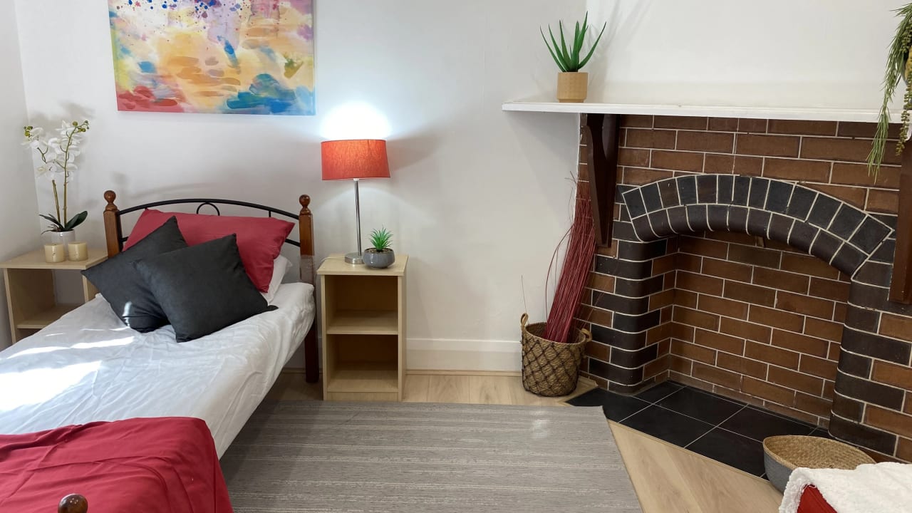 Room in a share house