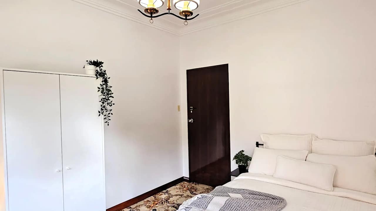 Furnished room in a flatshare