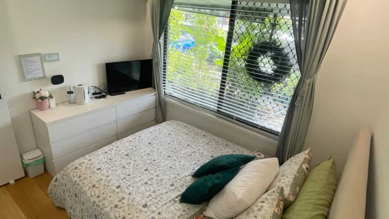 Room in a share house