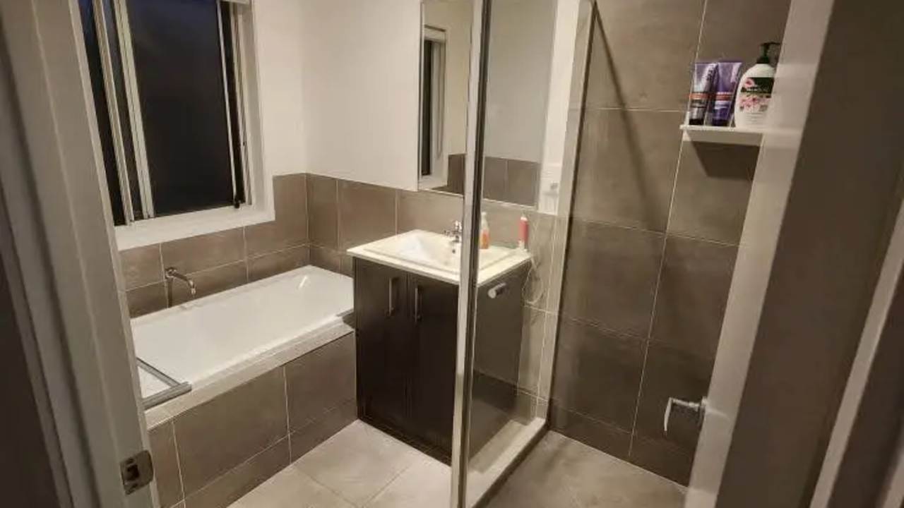 Unfurnished room in a share house