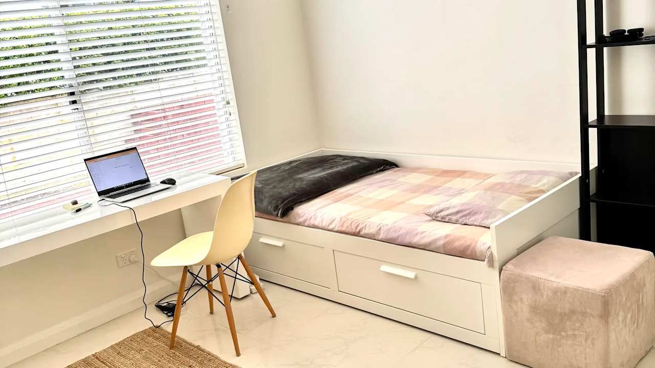 Furnished room in a share house