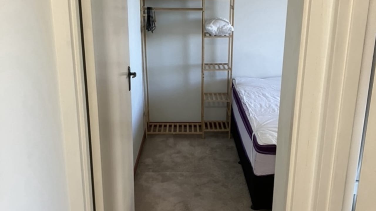 Furnished room with ensuite in a flatshare
