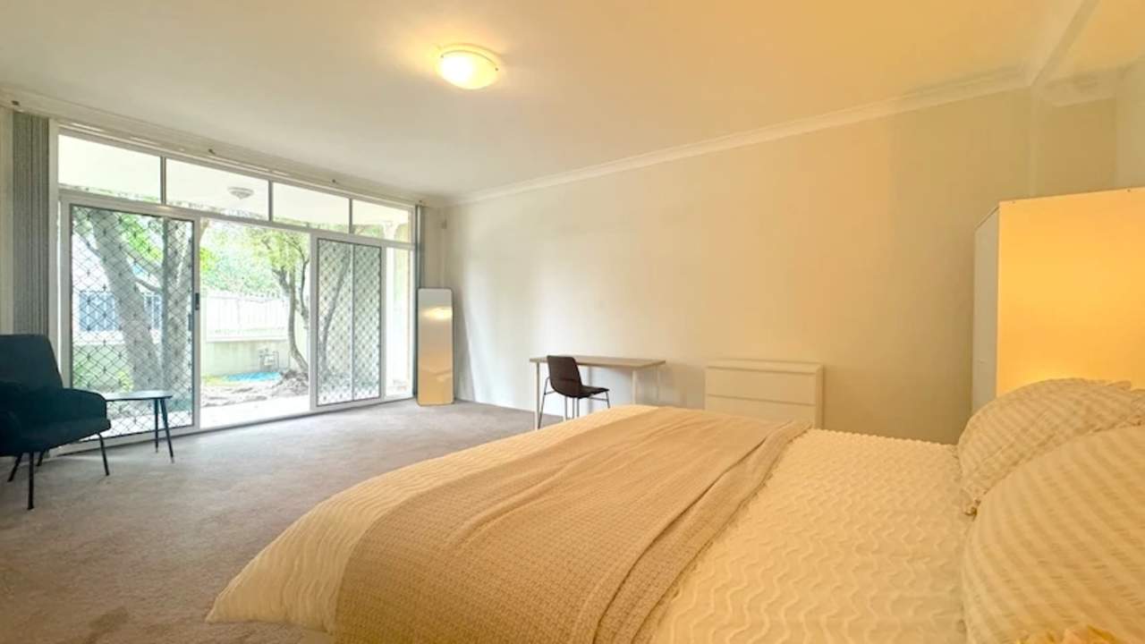 Furnished room in a share house