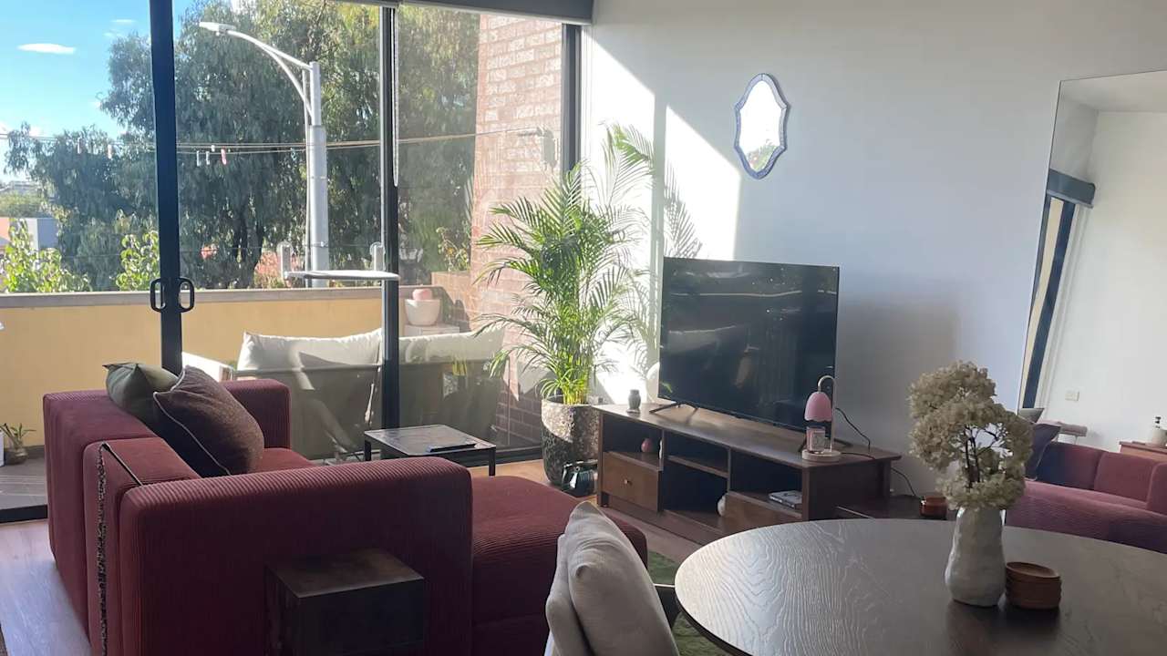 Unfurnished room in a flatshare