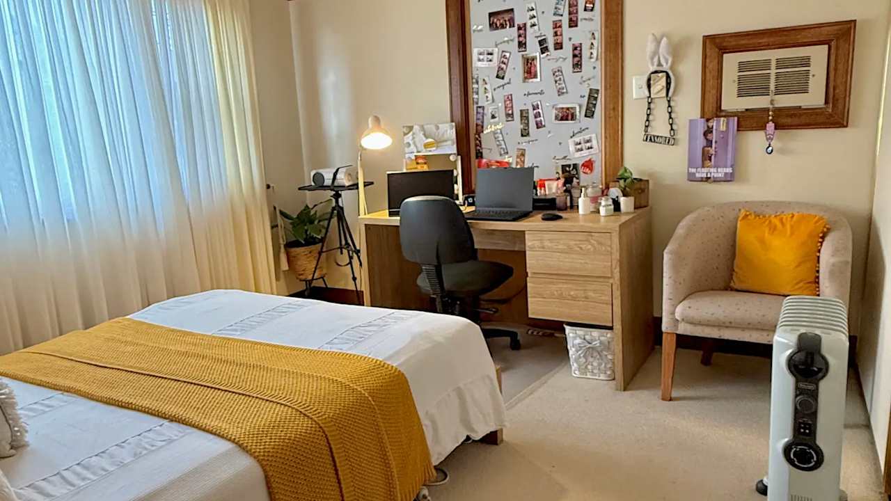Furnished room in a share house