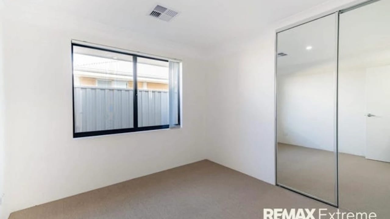 Unfurnished room in a share house