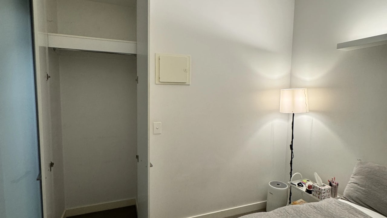 Furnished room in a flatshare