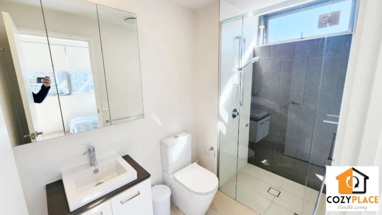 Furnished room with ensuite in a flatshare