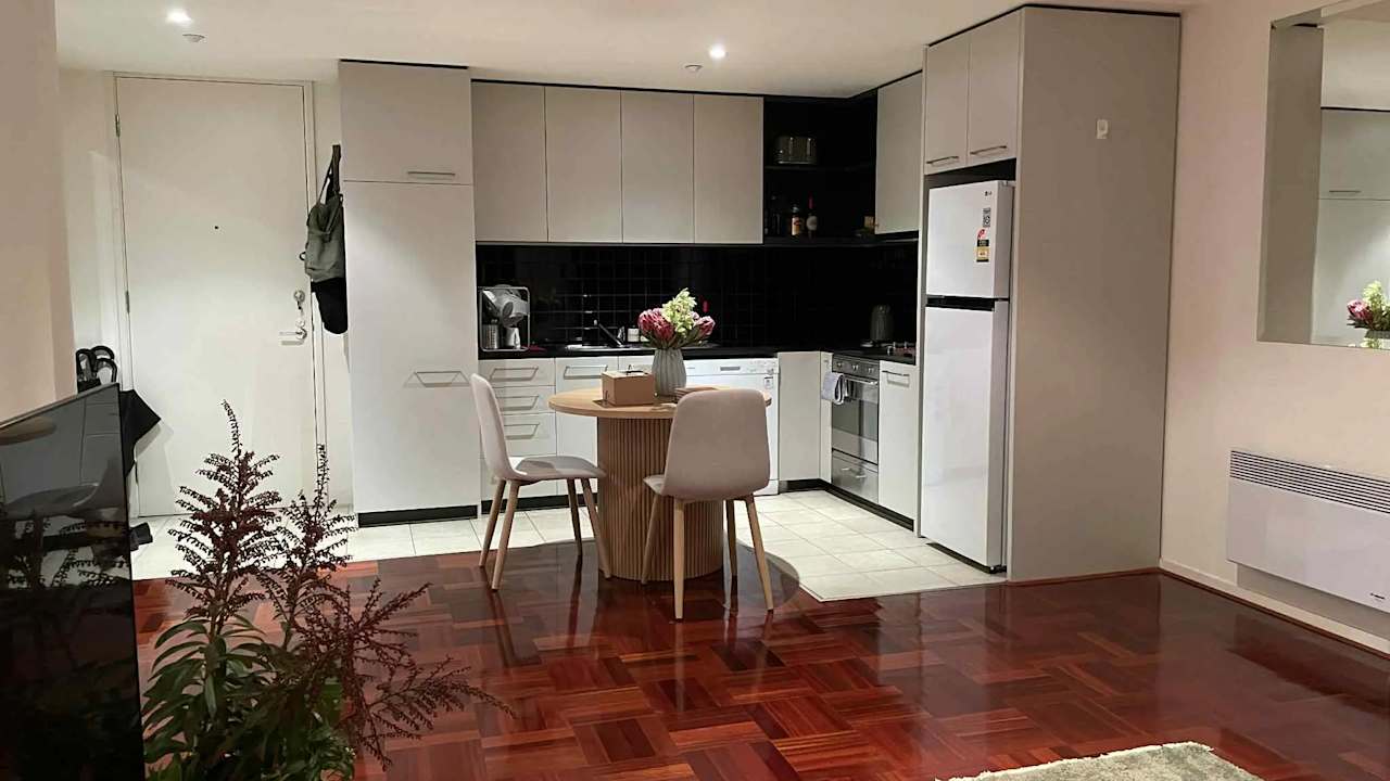 Unfurnished room in a flatshare