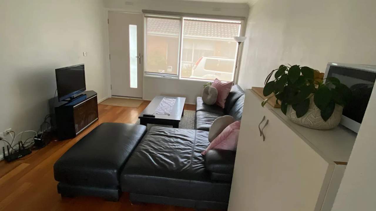 Unfurnished room in a flatshare