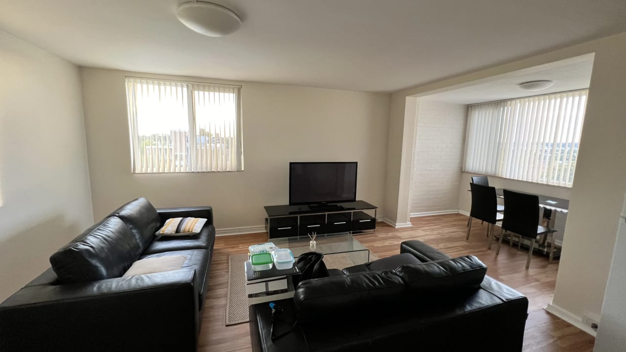Furnished room in a flatshare