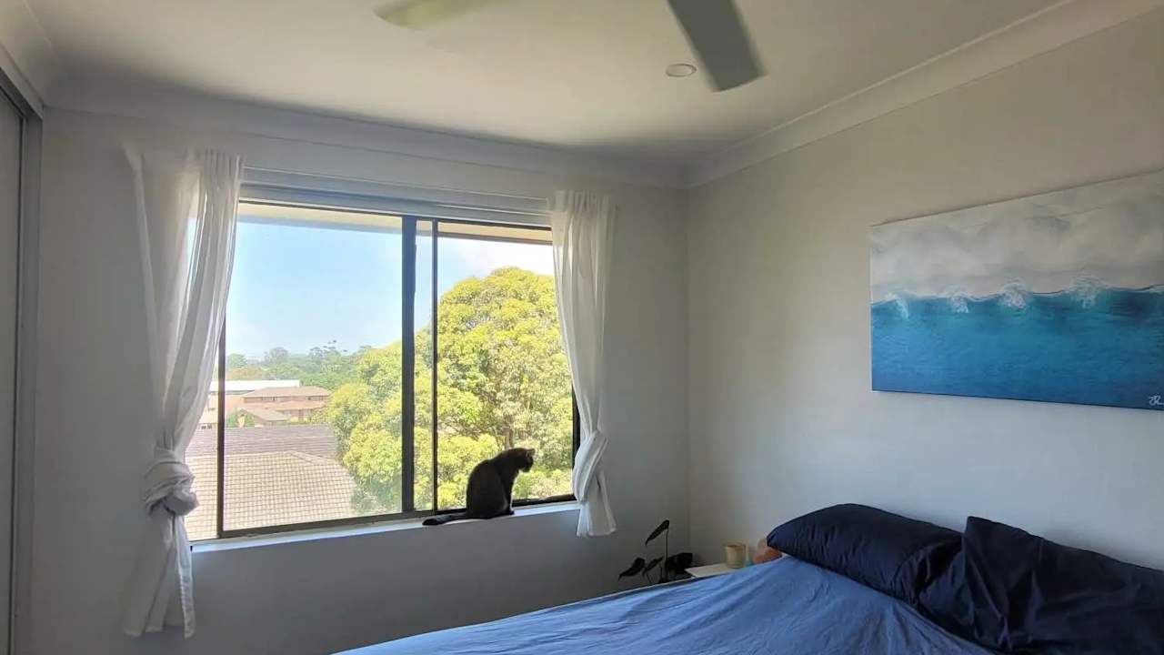 Unfurnished room in a flatshare