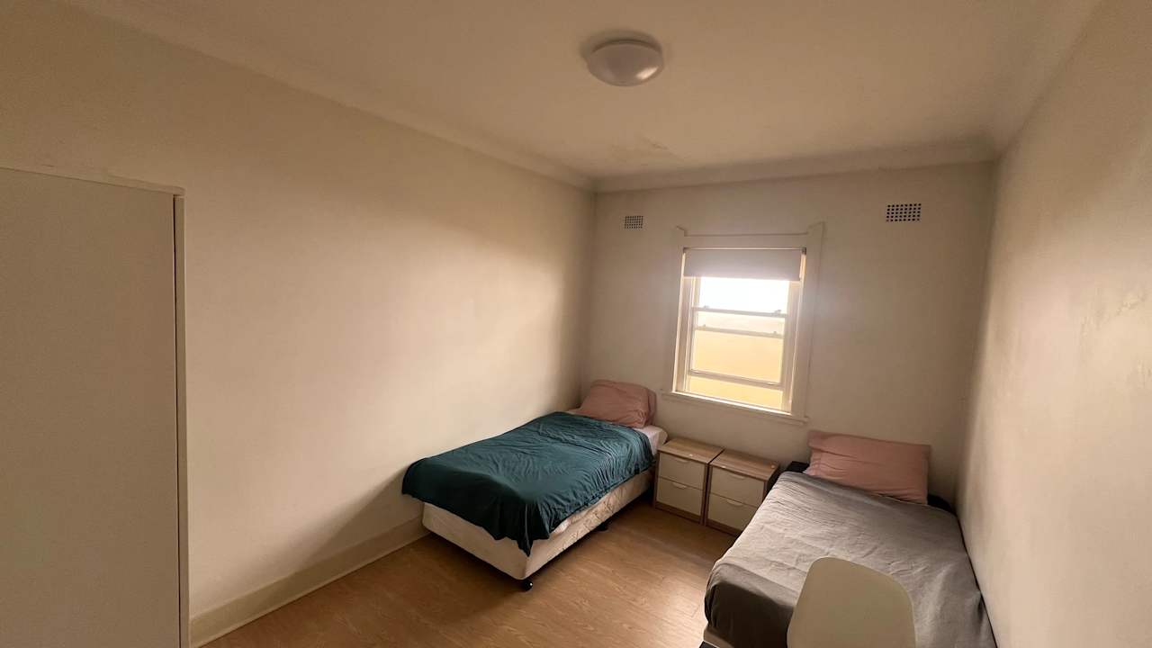 Furnished room in a flatshare
