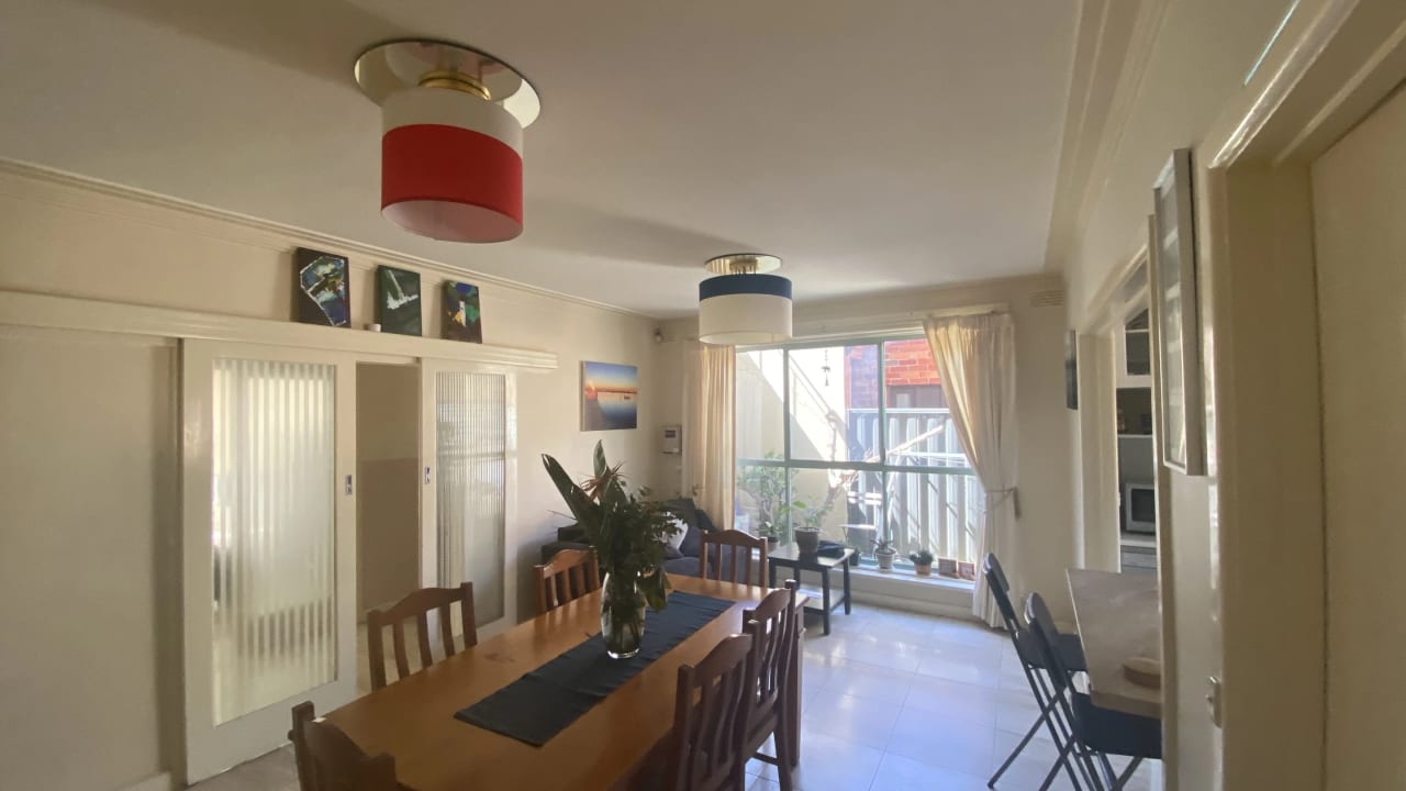 Room in a share house