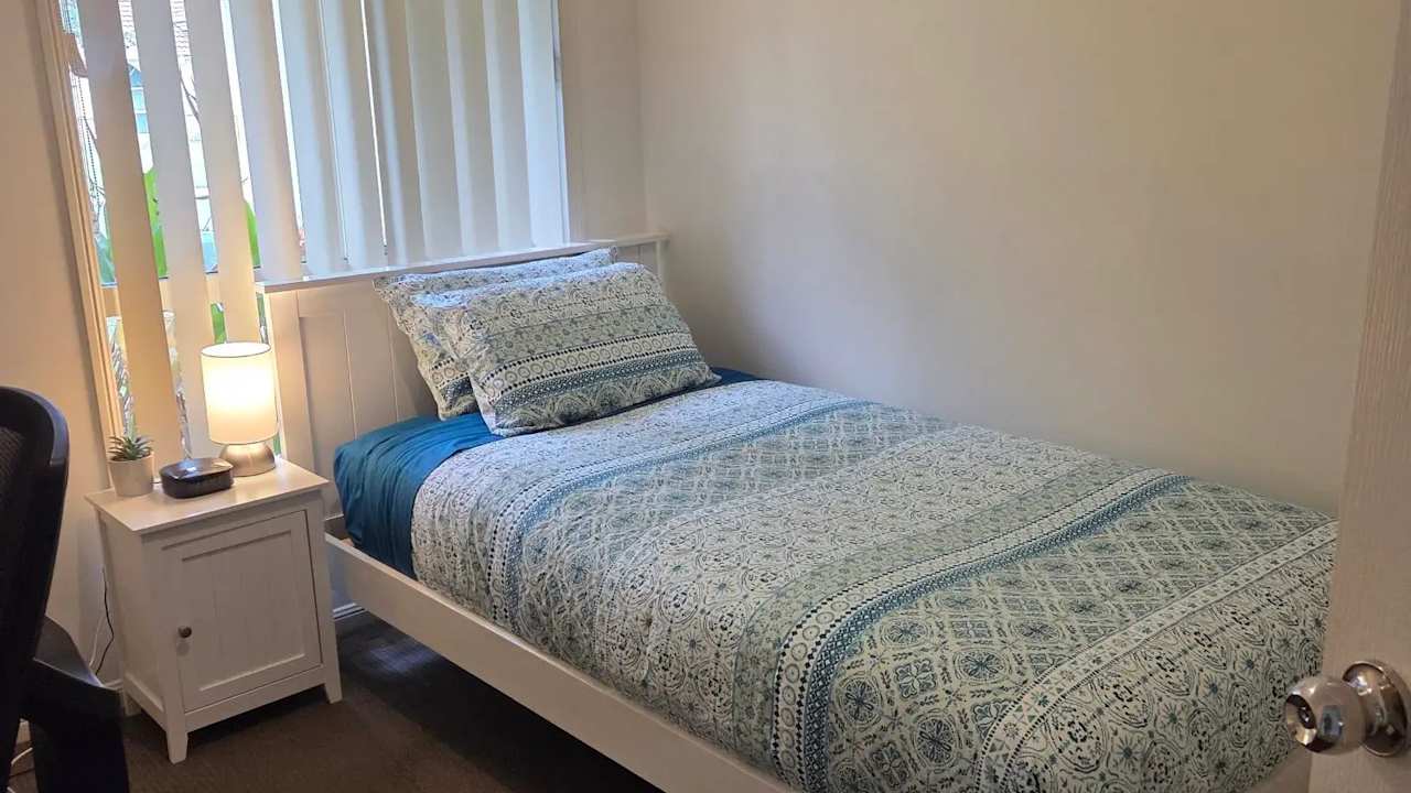 Room in a share house