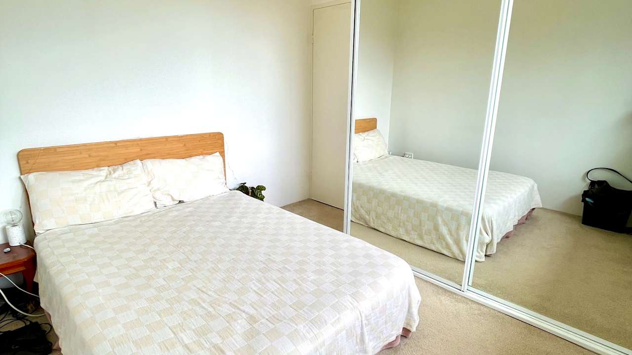 Unfurnished room in a flatshare