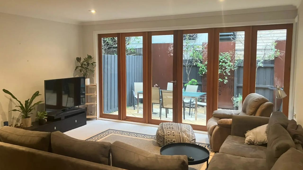 Room in a share house