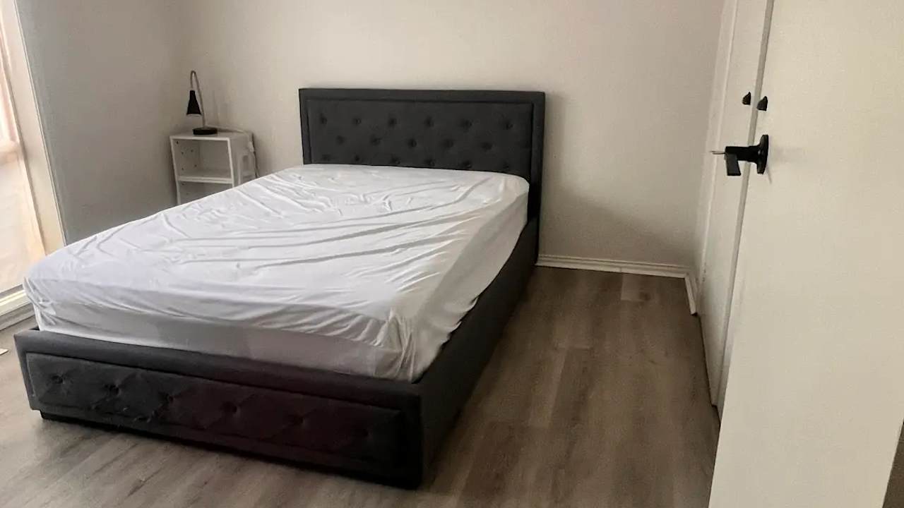 Room in a share house