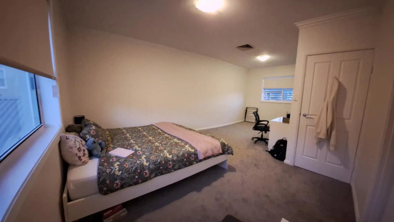 Furnished room in a share house