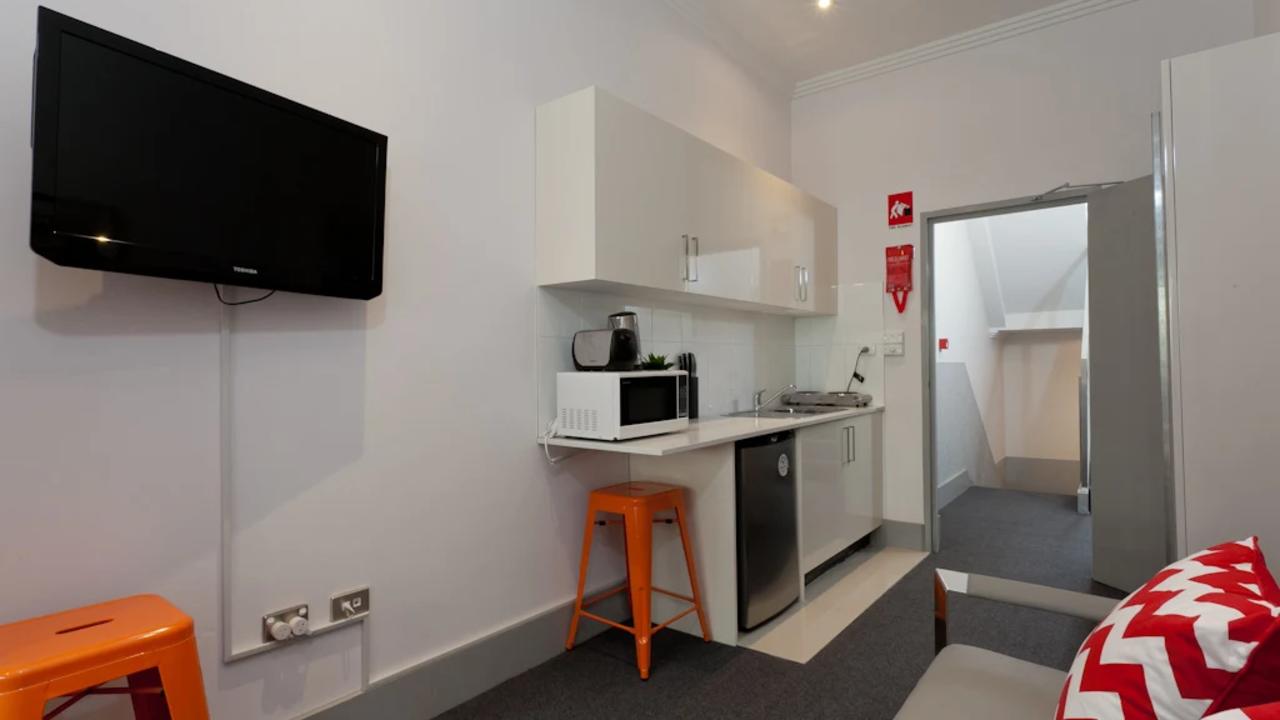 Furnished room studio flat for rent