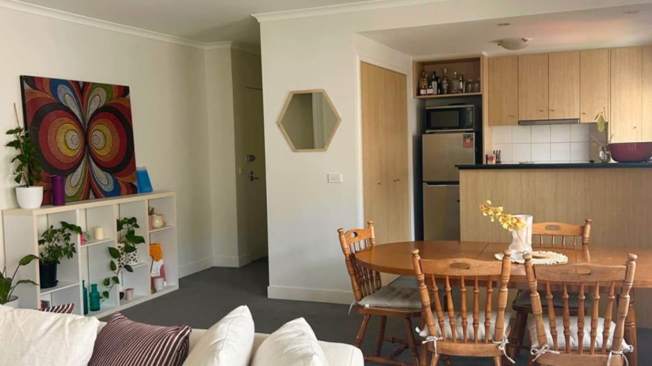 Furnished room in a flatshare