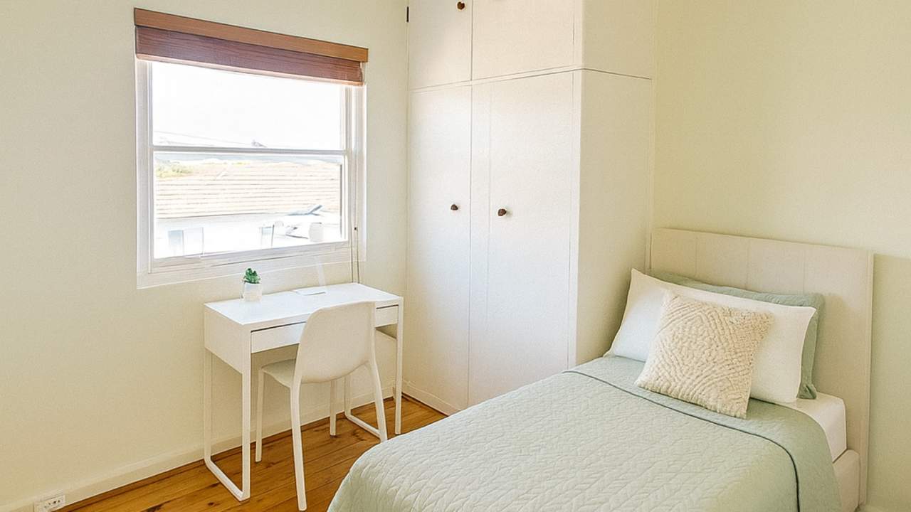Furnished room in a share house