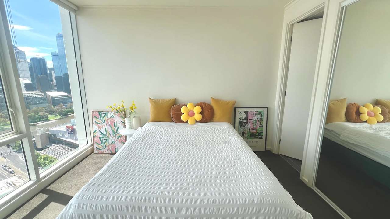 Furnished room with ensuite in a flatshare