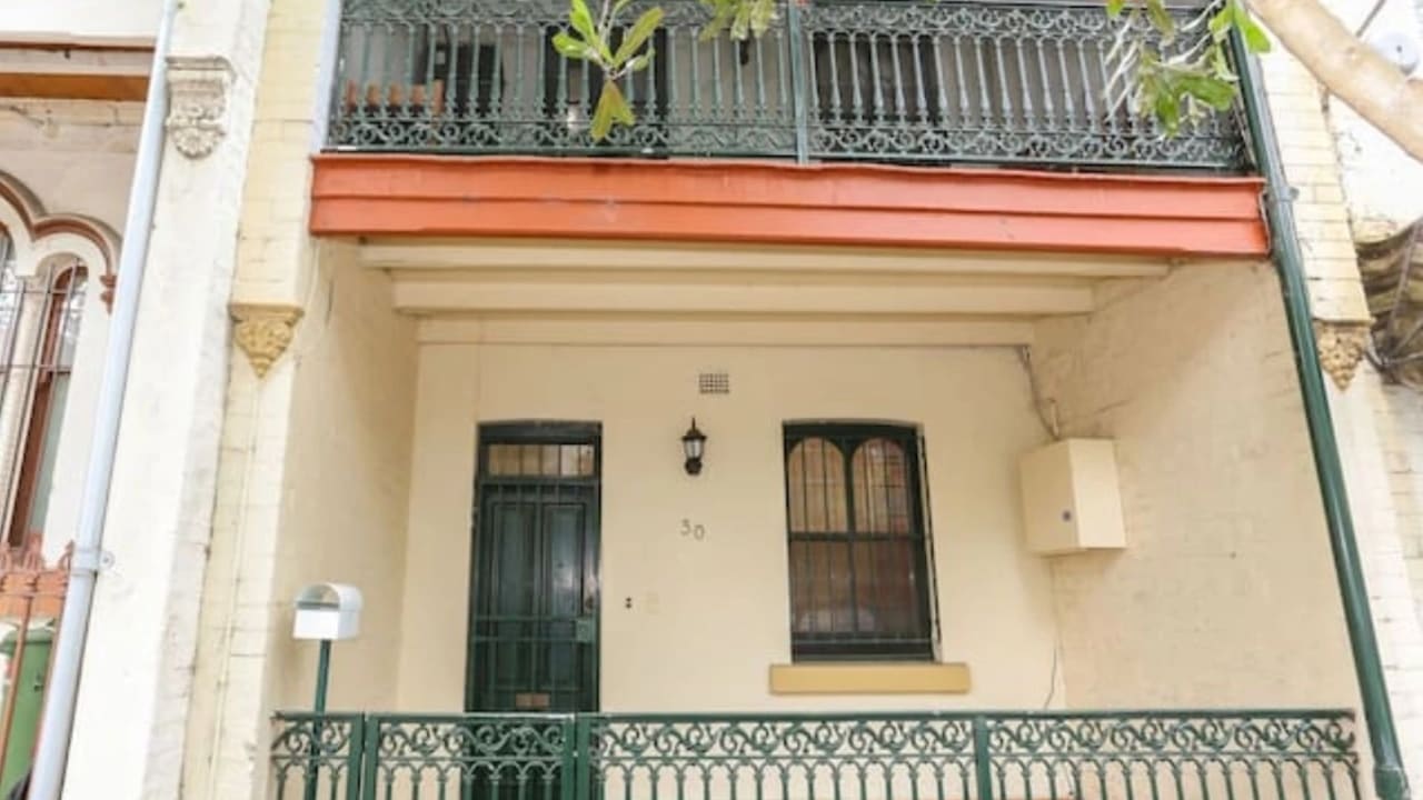 Furnished room in a share house