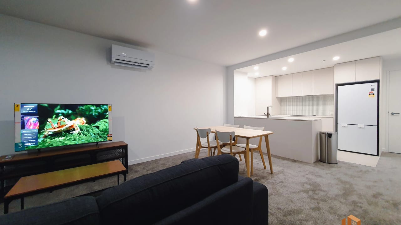 Furnished room with ensuite in a flatshare
