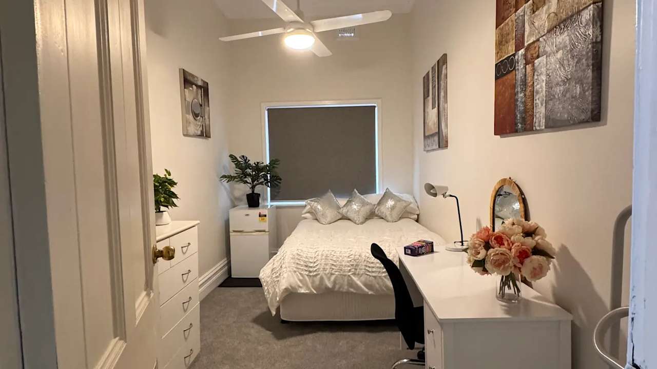 Furnished room in a share house