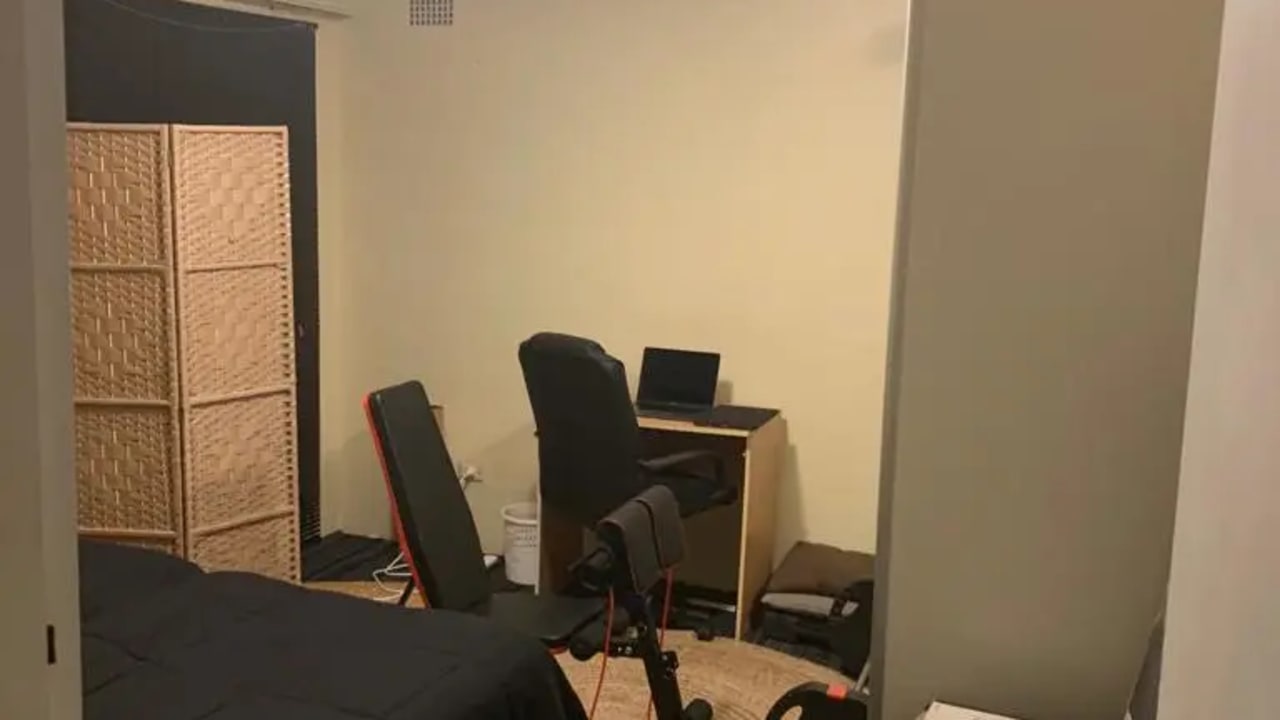Furnished room in a flatshare