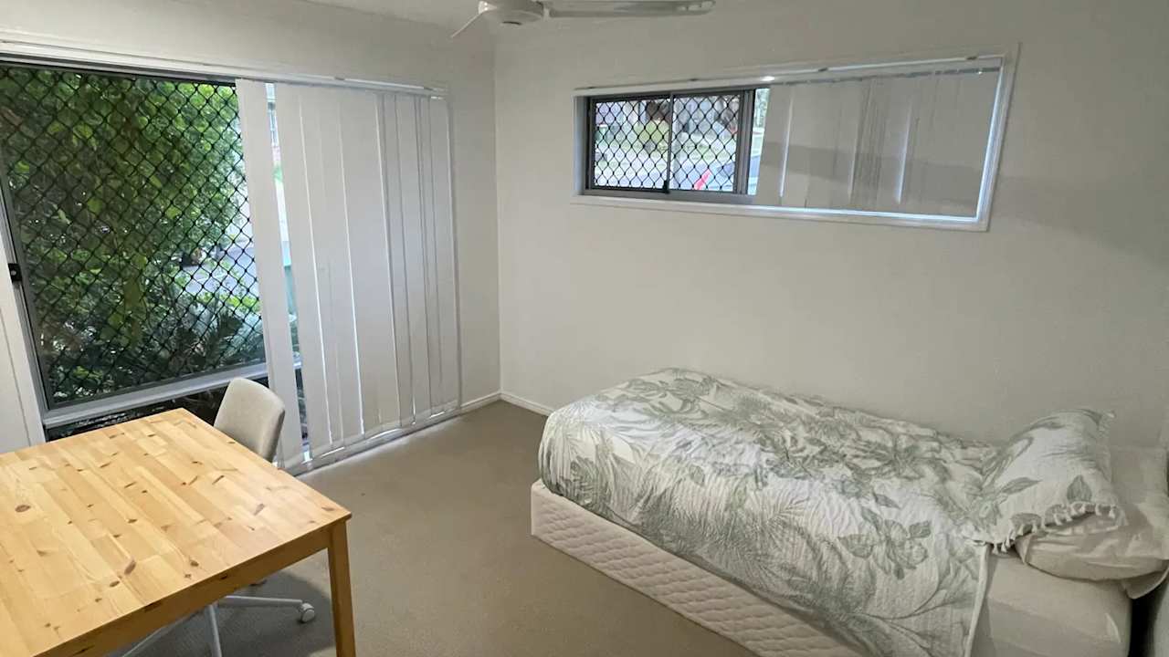 Room in a share house