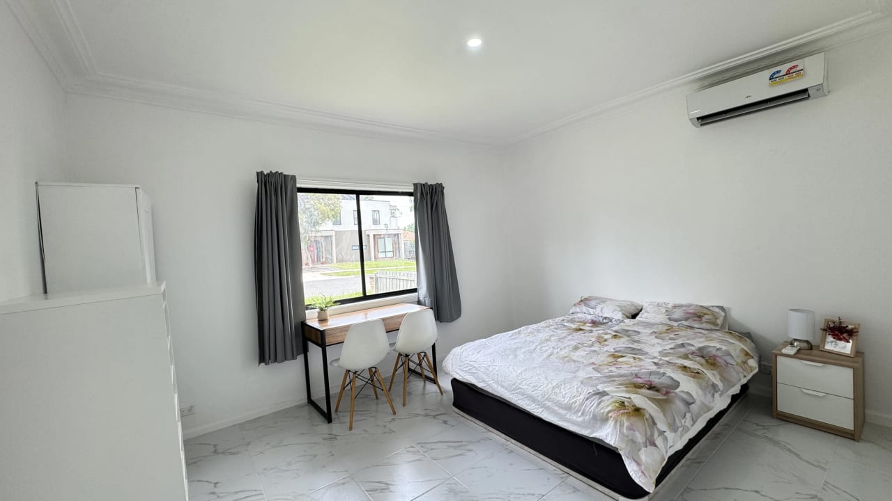 Room in a share house